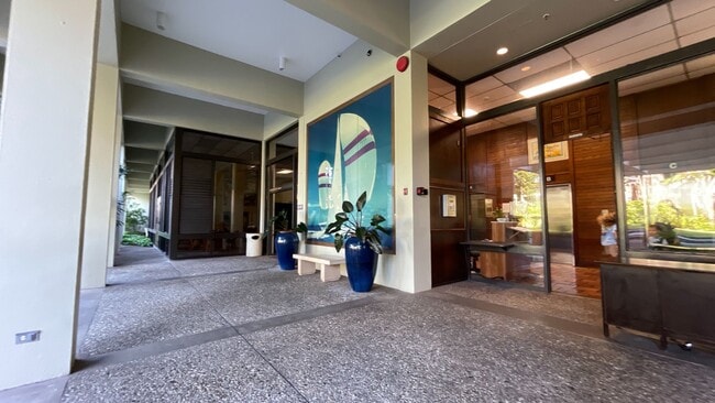 Building Photo - Rare High-Floor Corner Residence at Windward Passage | Ocean & Mountain Views