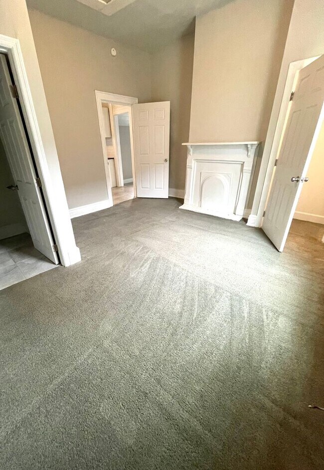 Building Photo - 1808 10th Ave N