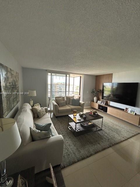 Building Photo - 1100 St Charles Pl