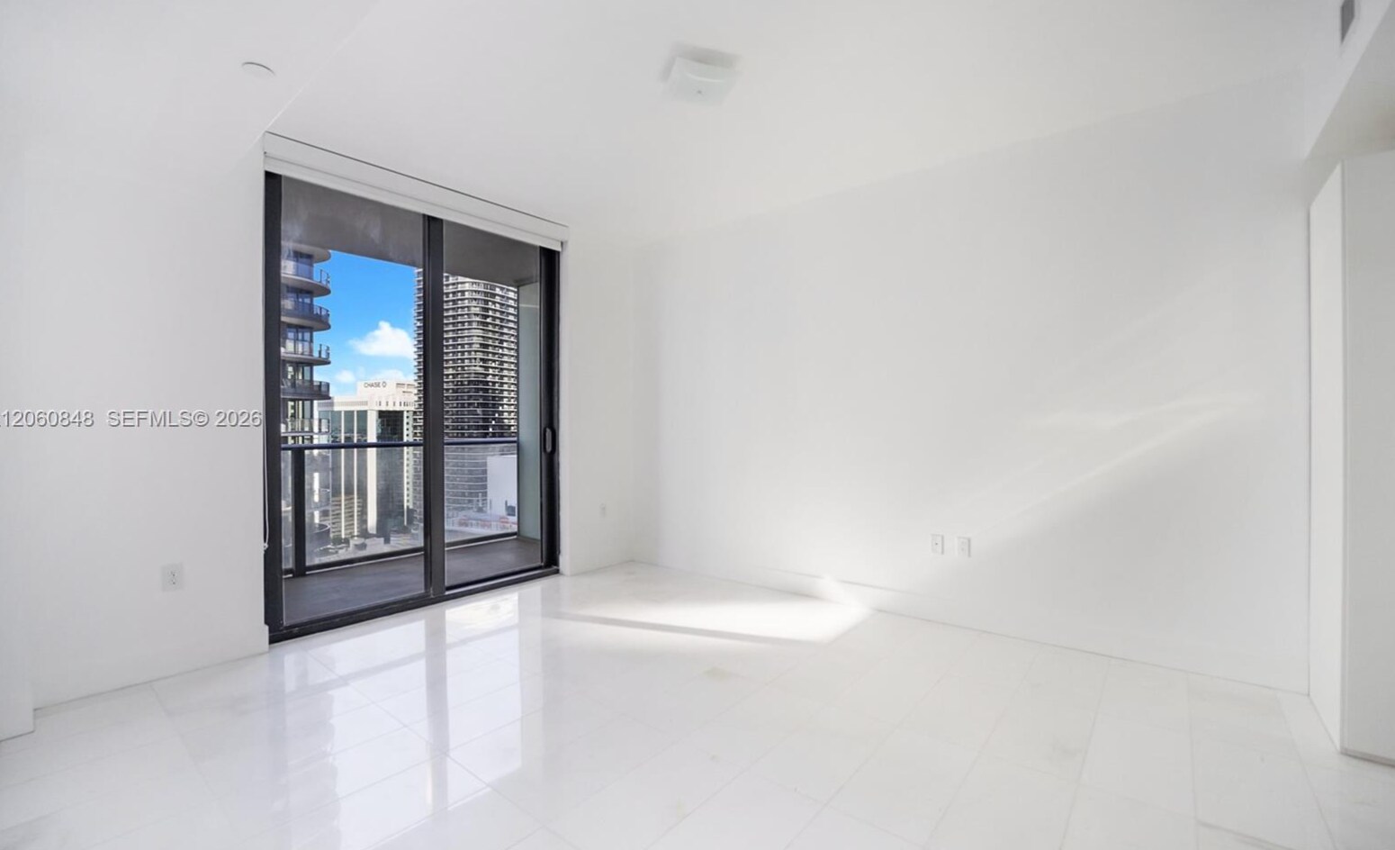 Building Photo - 1010 Brickell Ave
