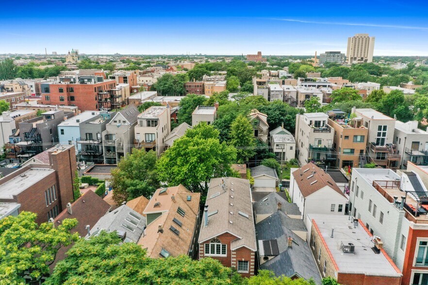 Building Photo - 1028 N Wolcott Ave