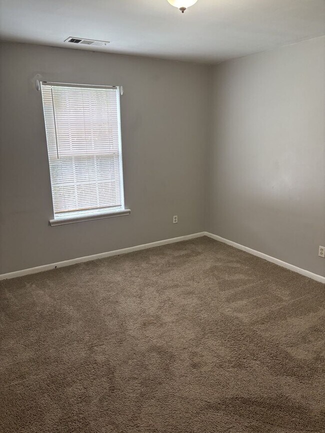 Building Photo - Cassville Oaks Apartments
