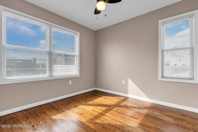 Building Photo - 227 Cedar Dr