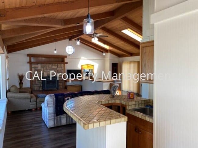 Building Photo - Beautiful 4 Bedroom Home in Salinas, CA