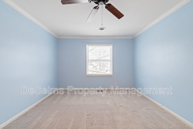 Building Photo - 5025 Hillsboro Pike