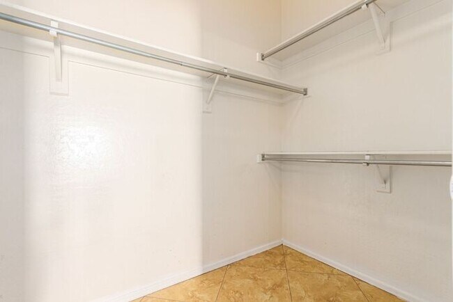 Building Photo - Single level rare to find 3 bed house in G...