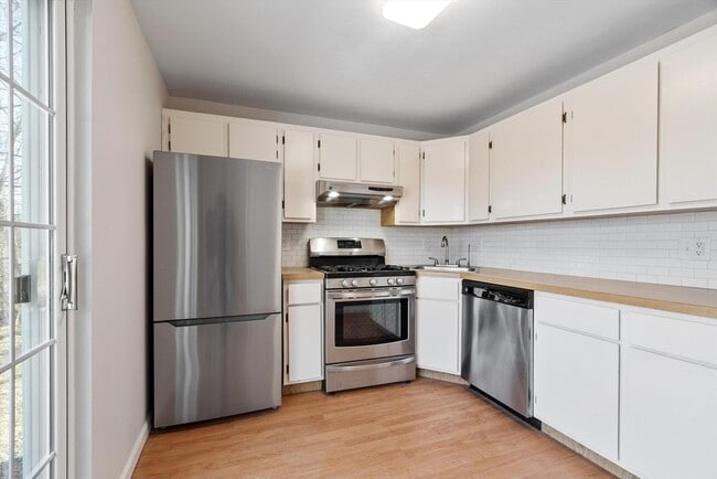 Building Photo - 9 Kennedy Dr