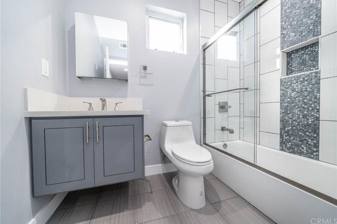 Building Photo - 4820 St Charles Pl