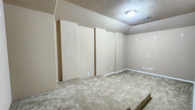 Building Photo - 26939 Glacier Creek Dr
