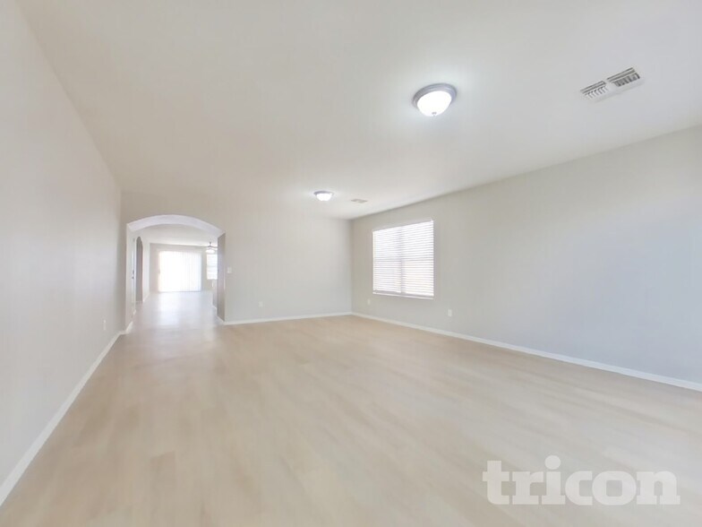 Building Photo - 106 S Valle Verde