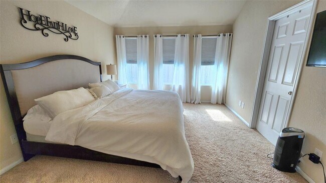 Building Photo - 4903 Spring Showers Ct
