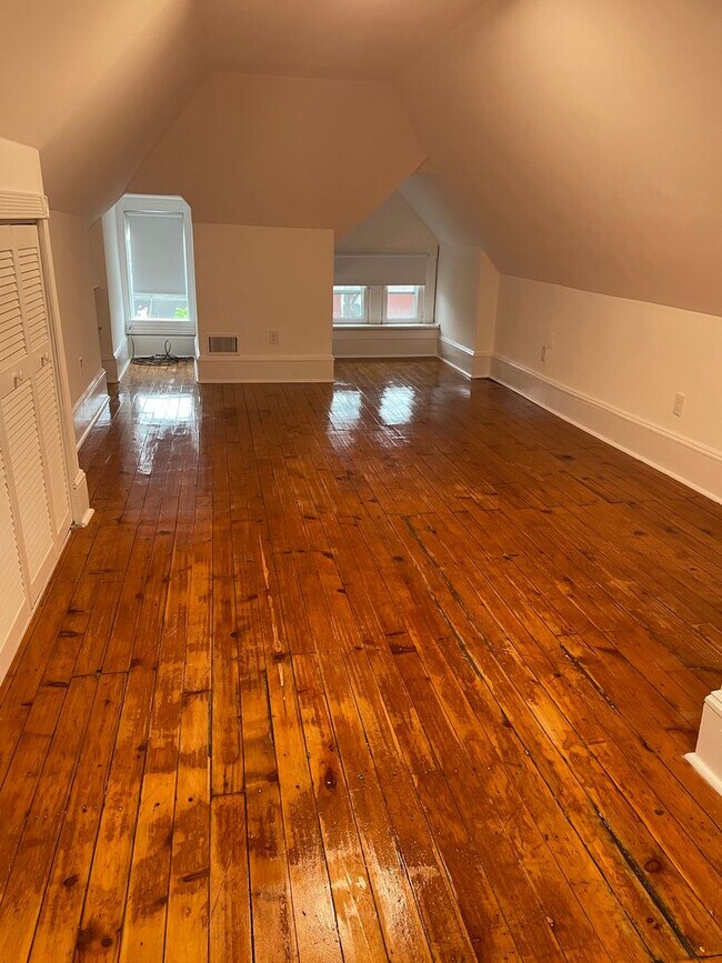 Building Photo - 707 Bellefonte St