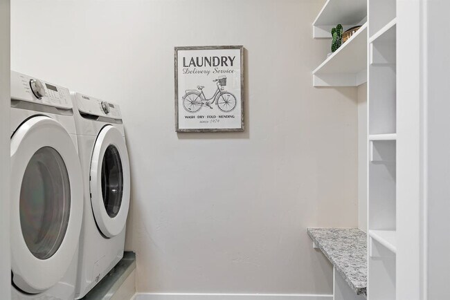 Building Photo - 3273 2530 S