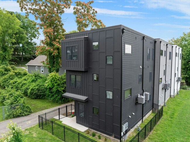 Building Photo - 1258 1st Ave S