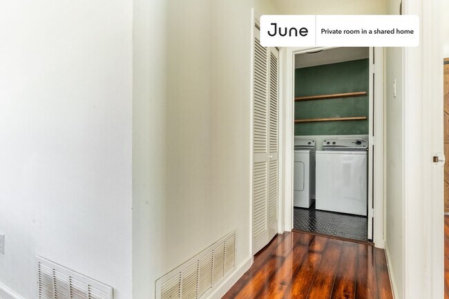 Building Photo - Room in Shared 4 bed/2 bath home