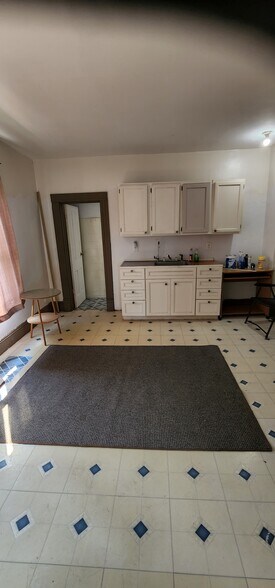 Building Photo - 910 Randolph St