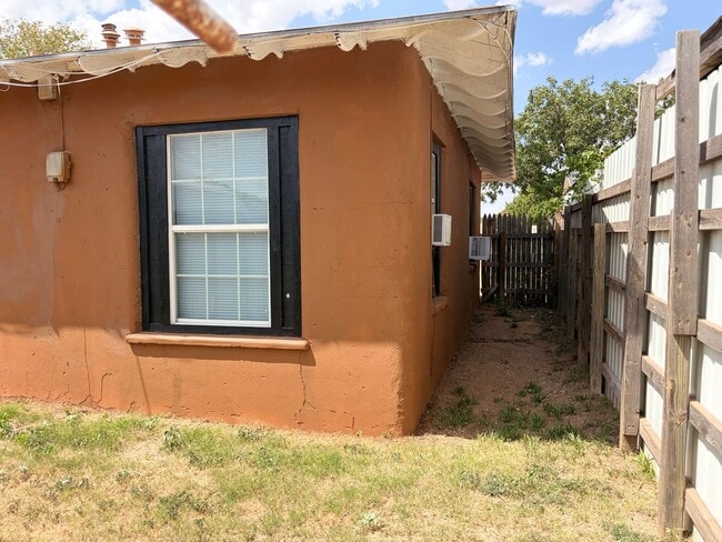 Building Photo - 3111 Amherst St