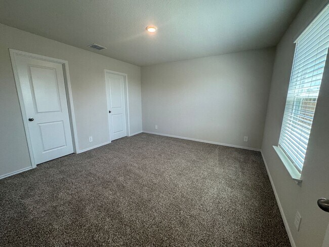 Building Photo - 13922 Pease St