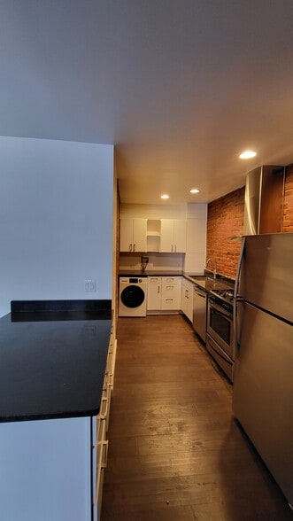 Amazing Kitchen -- in unit laundry - 403 N Charles St