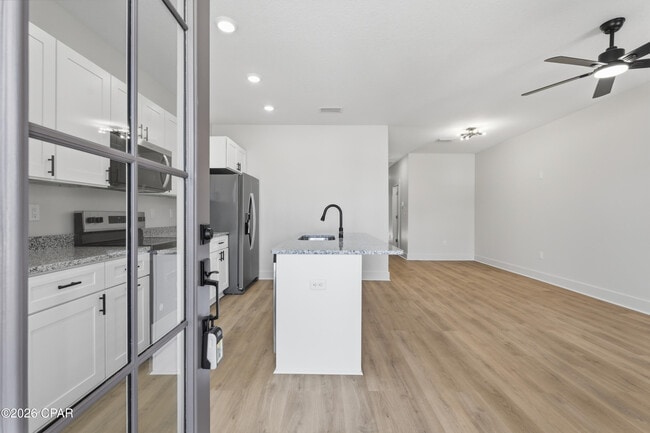 Building Photo - 2316 E 19th Pl