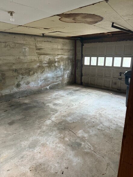 Building Photo - 1014 N Yale Ave