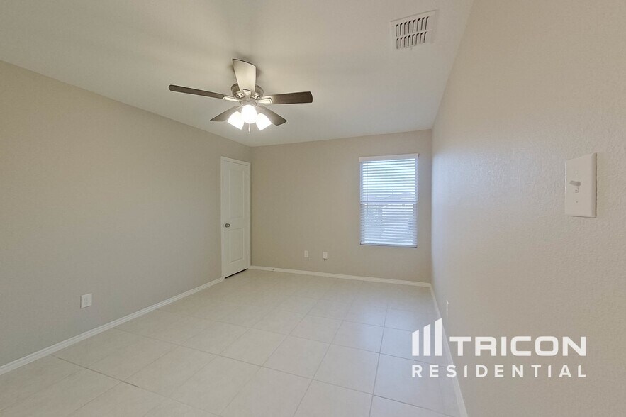 Building Photo - 2853 Evening Side Dr