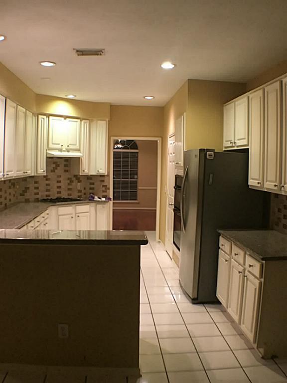 Building Photo - 6 Windfern Pl