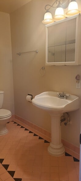 Bathroom - 175 W I St