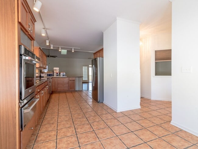 Building Photo - Single family - unfurnished - YEAR ROUND rental - Mill Pond Acres