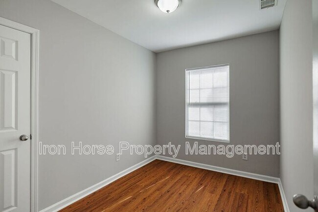 Building Photo - 638 Mill Stone Bluff