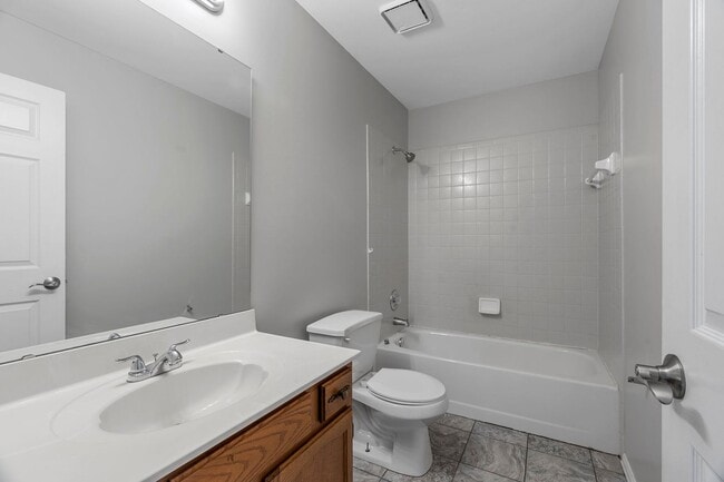 Building Photo - Beautiful 3B/2B Home in St. Charles