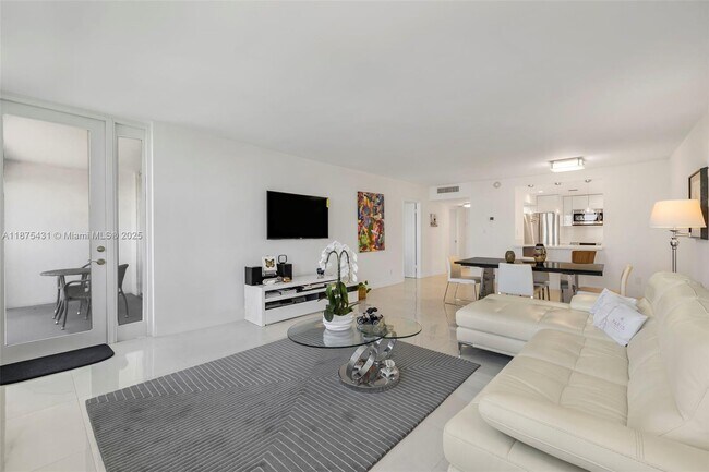 Building Photo - 5401 Collins Ave