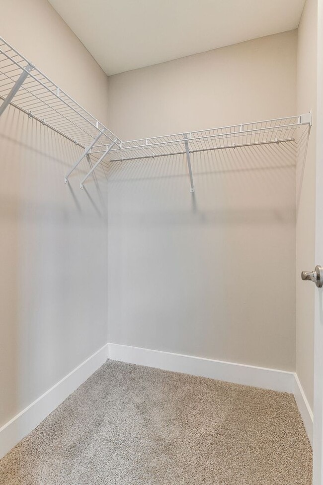 Building Photo - Townhome in Goodlettsville, Only 12 miles ...