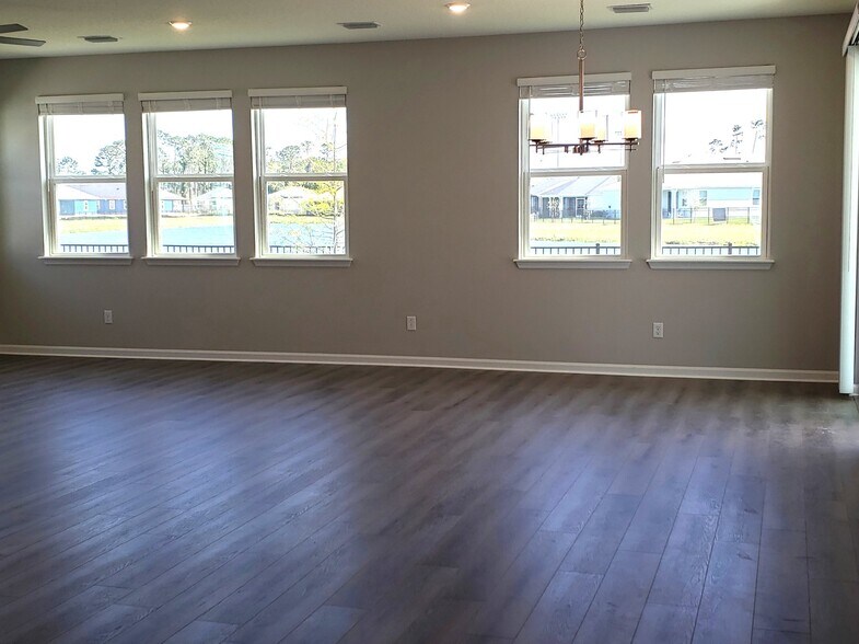 Building Photo - 89 Signet Cir