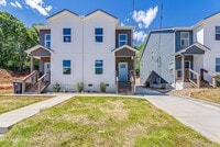 Building Photo - 3425 Garden Dr