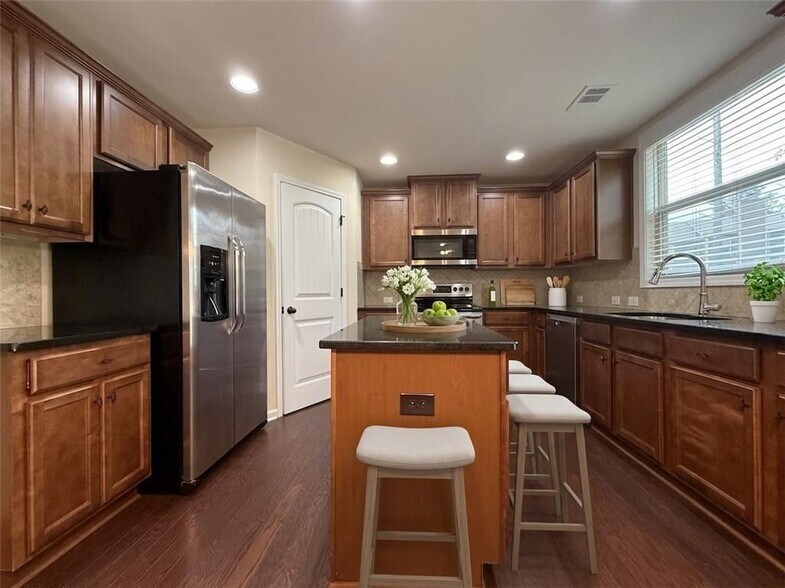 Building Photo - 4106 Water Mill Dr