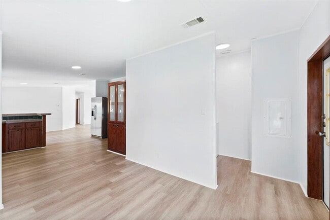 Building Photo - 31206 W Timberloch Trail