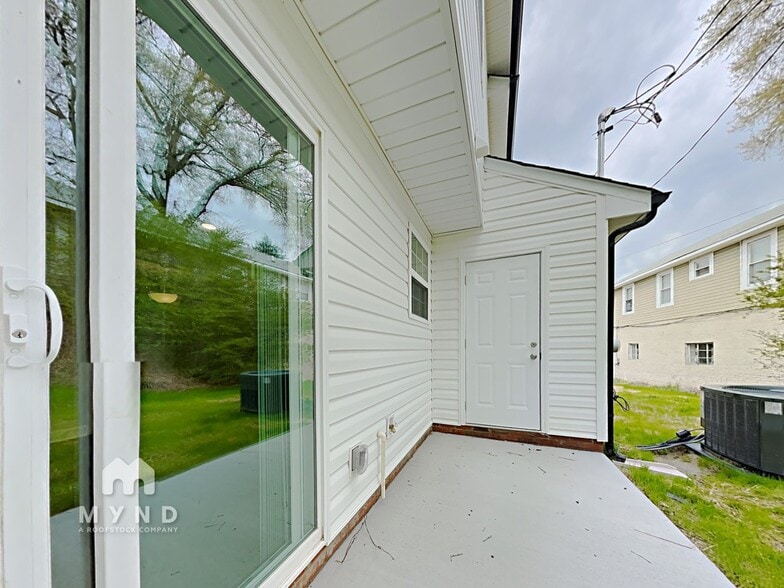 Building Photo - 336 Corban Ave SW