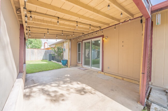 Building Photo - 6822 Rivulet