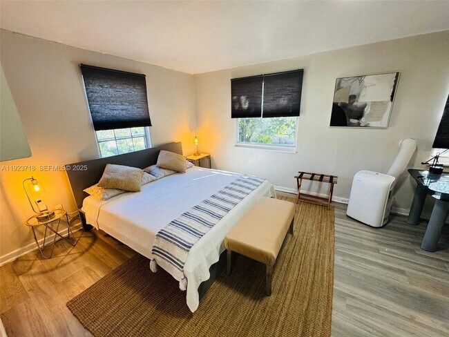 Building Photo - 2205 Roosevelt St