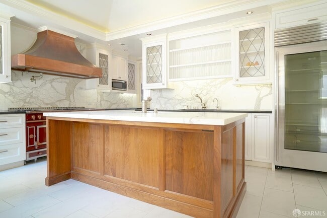 Building Photo - 2505 Divisadero St