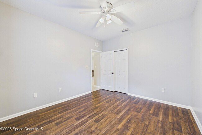 Building Photo - 551 Loxley Ct