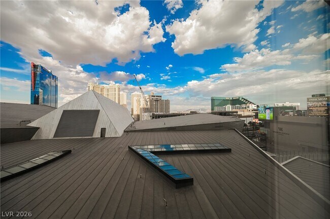 Building Photo - 3722 S Las Vegas Blvd