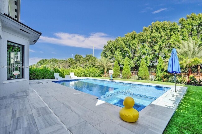 Building Photo - 10795 Oceano Wy