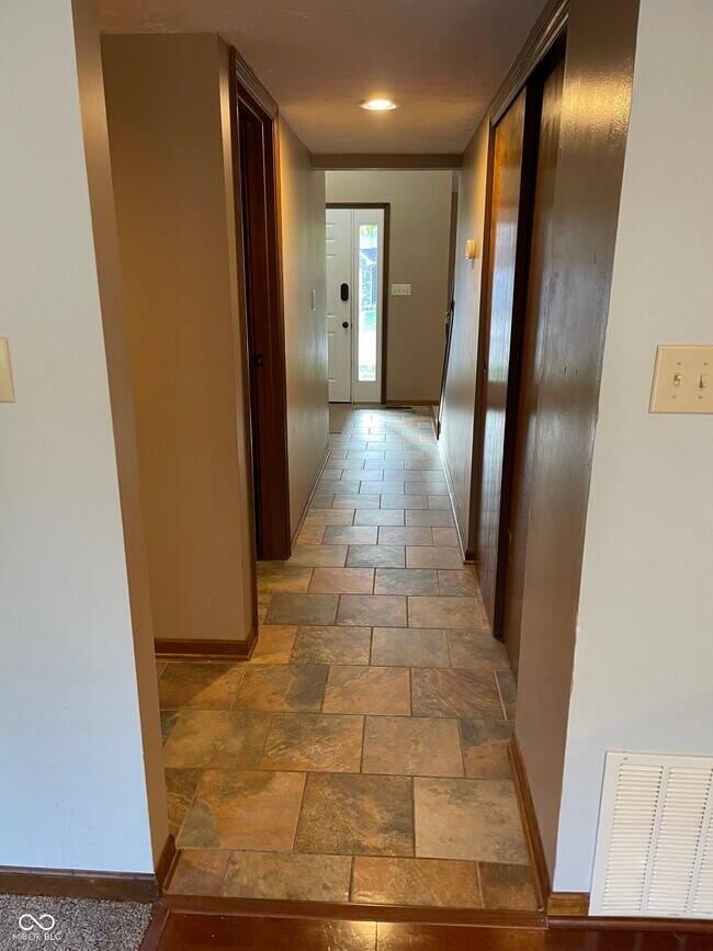 Building Photo - 9161 Champton Dr