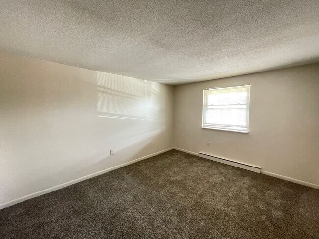 Building Photo - 177 Loudon Rd