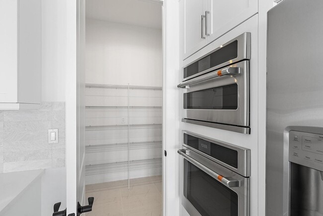 Building Photo - 9516 St Germain Dr