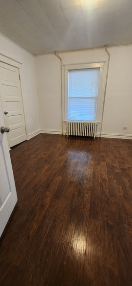 Building Photo - 519 Cummings Ave