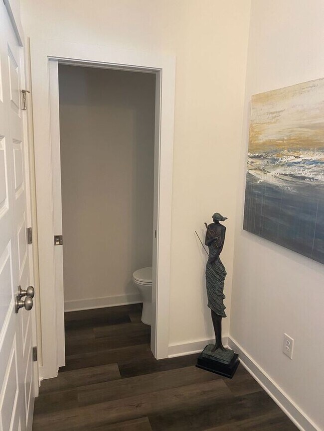 Building Photo - COMING SOON! 4 Bedroom Home. Poplar Masonboro Loop Location, Top schools! Garage