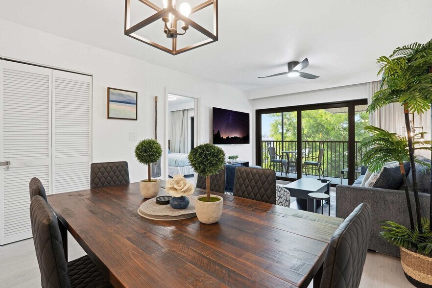 Building Photo - 600 Neapolitan Way